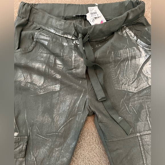 Gigi Moda cropped olive pants - Picture 5 of 10
